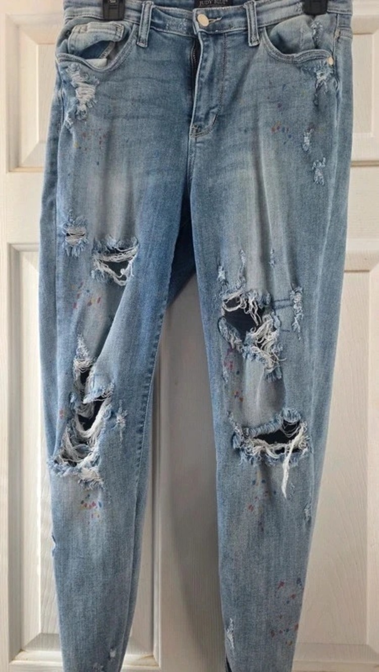 Judy Blue Distressed Paint Splatter Jeans 9/29